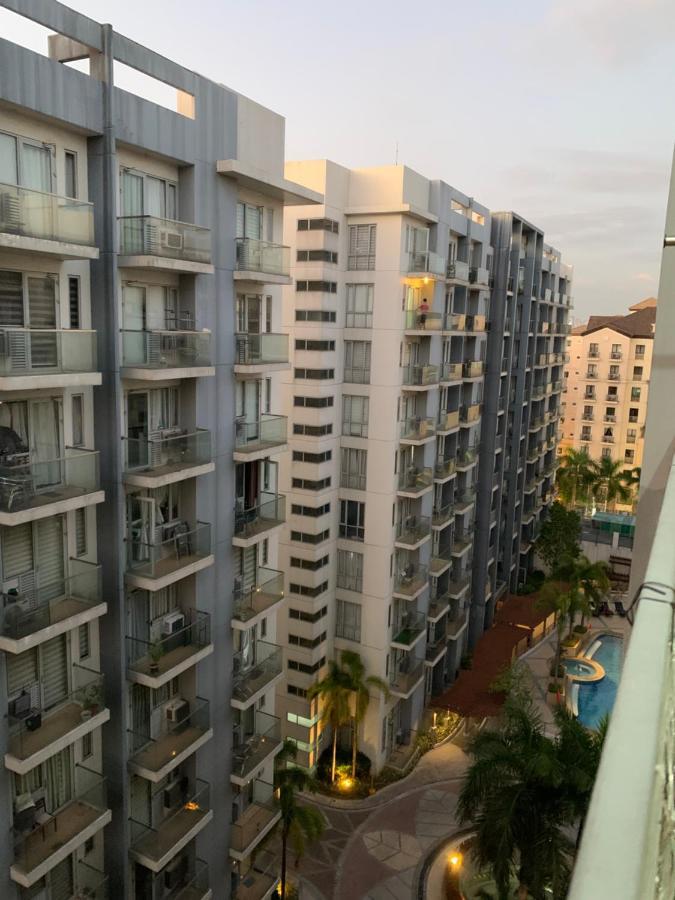 One Palm Tree Villas Condominium - Studio 10Th-O Fl With Balcony - Across Terminal 3 Airport Manila Kültér fotó
