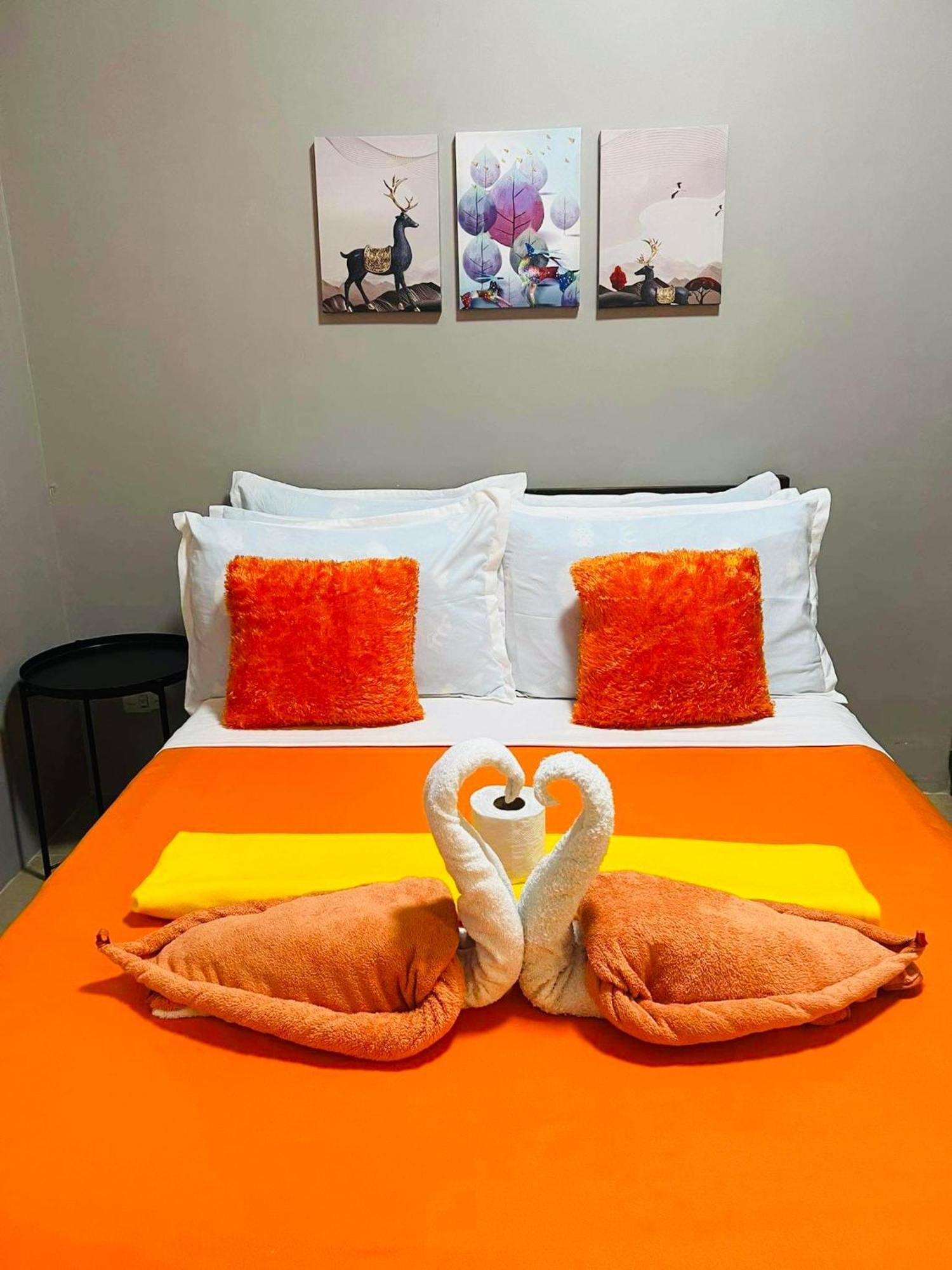 One Palm Tree Villas Condominium - Studio 10Th-O Fl With Balcony - Across Terminal 3 Airport Manila Kültér fotó