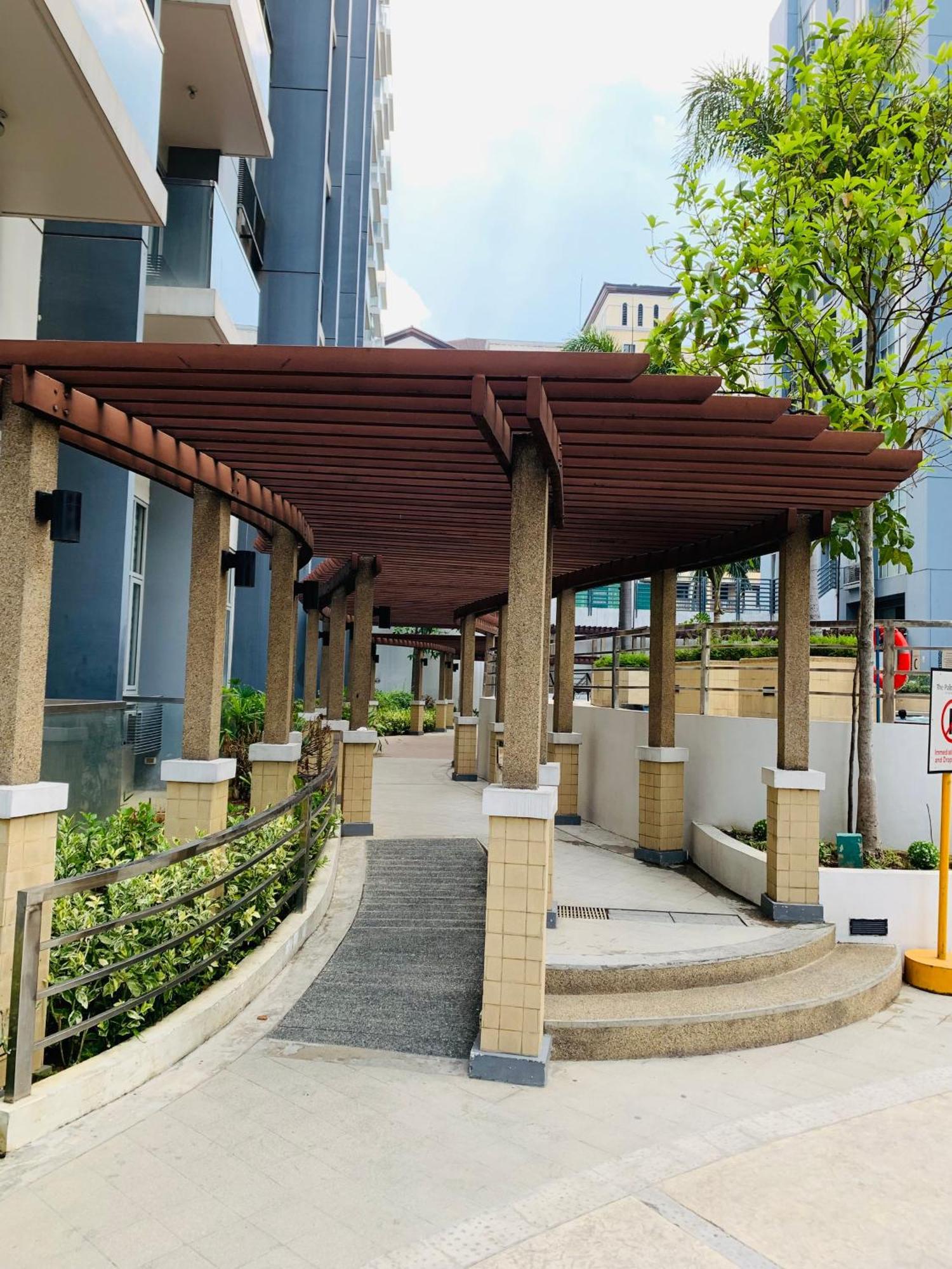 One Palm Tree Villas Condominium - Studio 10Th-O Fl With Balcony - Across Terminal 3 Airport Manila Kültér fotó